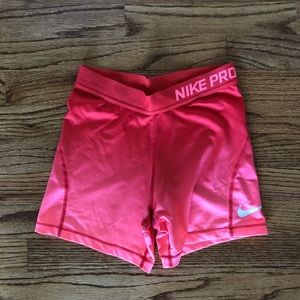 Girl’s Nike Pros Coral Ombré
